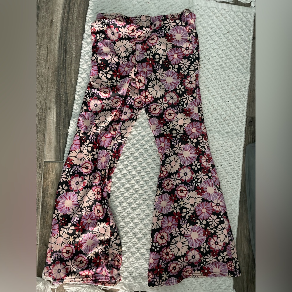 Nasty Gal brand flowered flare pants size 10, elastic waist. Work once